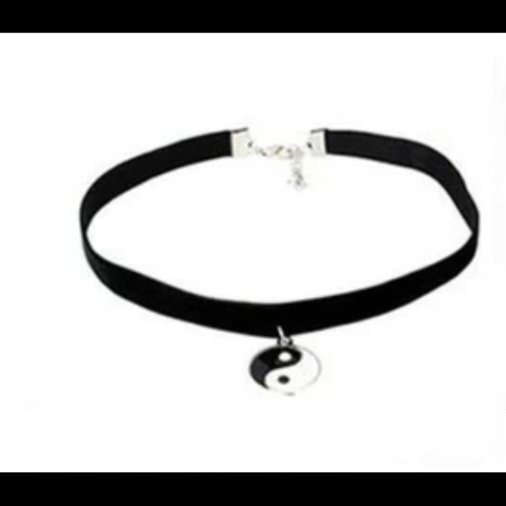 Yin & Yang Choker
